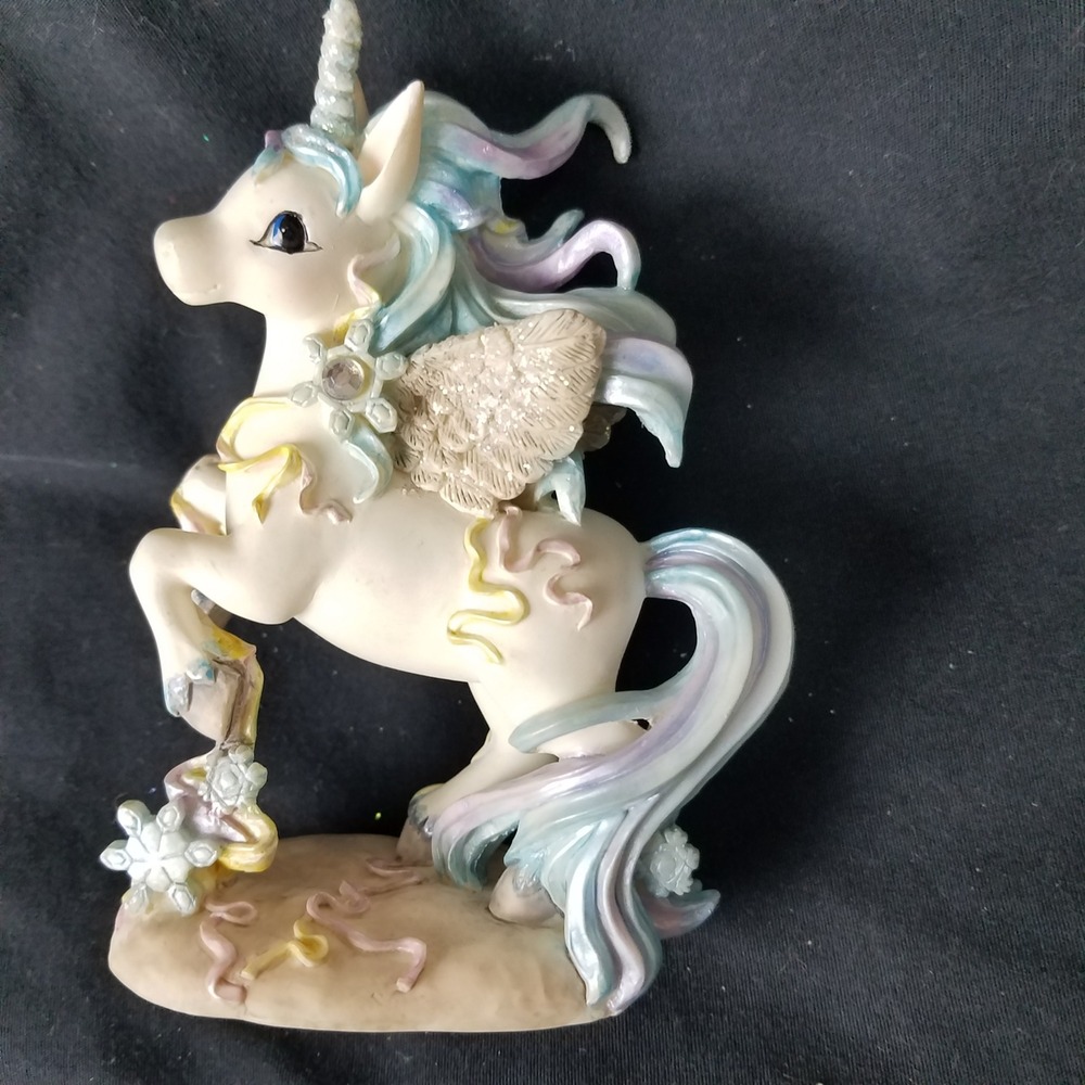 Unicorn Hamilton Collection New begining rainbow Dreams Unicorn Figurine‎